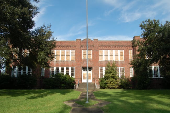 sunset high school building that will be ecole saint landry's campus