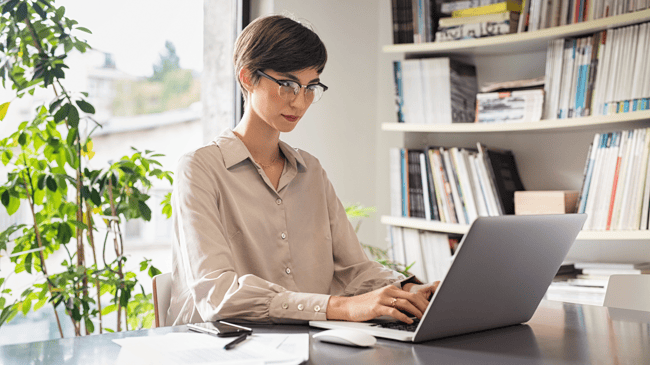 an enrollment marketer working on their school website