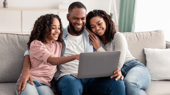 black father with two preteen daughters